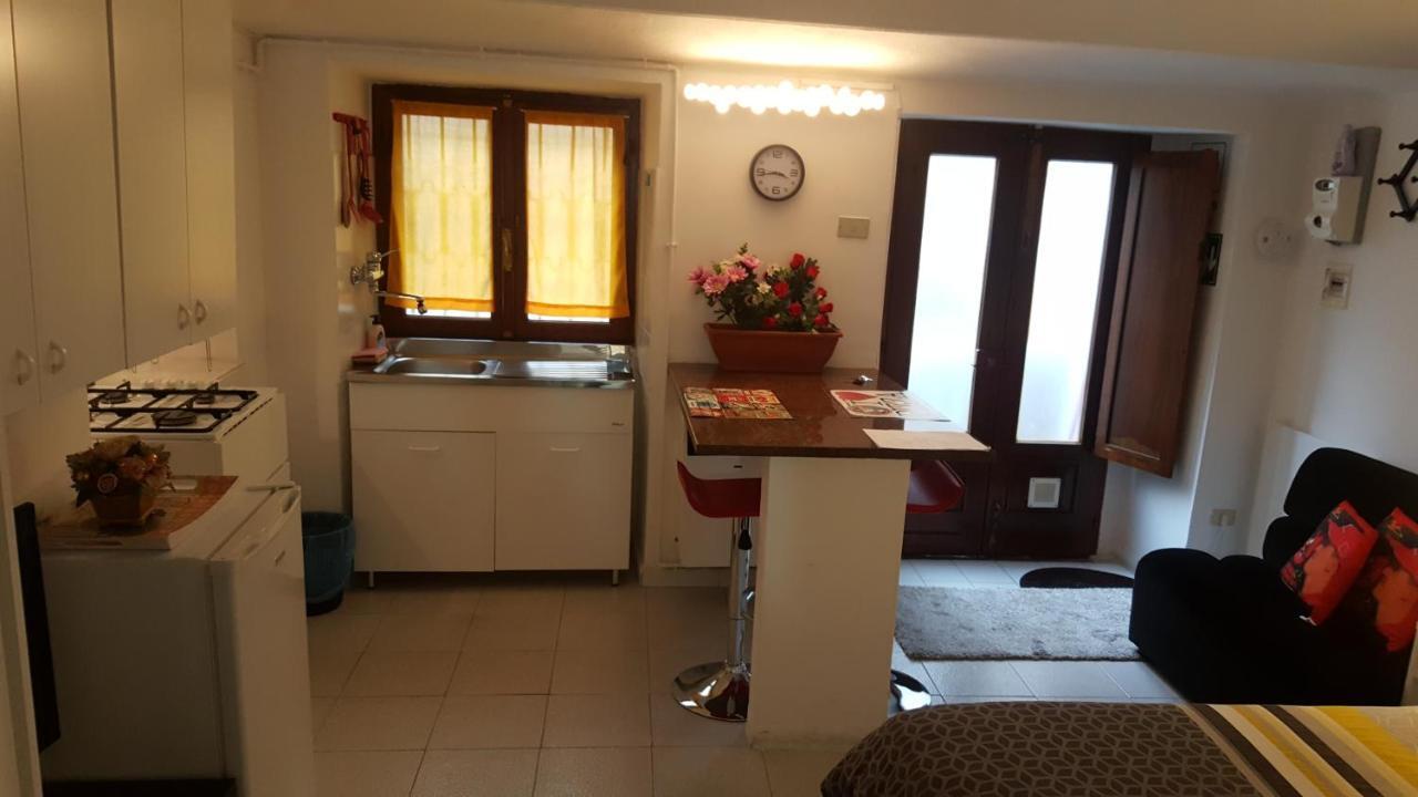 Location Turistic Monolocale Nel Parco Del Santuario Daire Asti Dış mekan fotoğraf